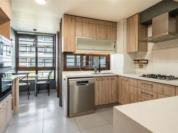 Departamento en venta de 4 dorm. en La Dehesa