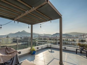 Departamento en venta de 4 dorm. en La Dehesa