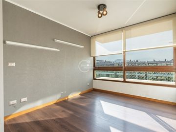 Departamento en venta de 4 dorm. en La Dehesa