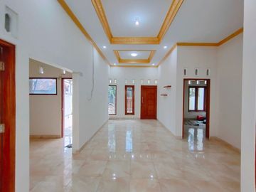 RUMAH DI JALAN KALIURANG KM 13 DEKAT UII UNIT BARU
