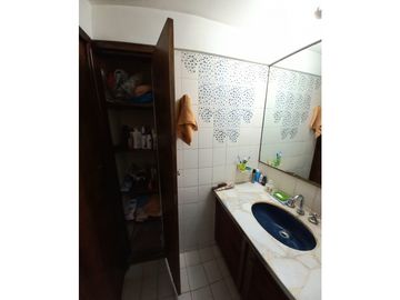 ***RESERVADA*** Casa-Chalet en lote propio! Muy buen entorno.