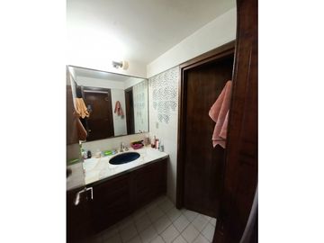 ***RESERVADA*** Casa-Chalet en lote propio! Muy buen entorno.