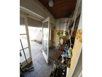 ***RESERVADA*** Casa-Chalet en lote propio! Muy buen entorno.