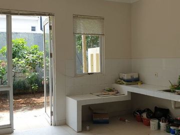 DISEWAKAN RUMAH MODERN BAGUS SIAP HUNI DI FORESTA BSD CITY