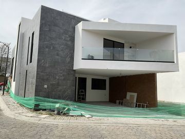 ESTRENA CASA EN  ESQUINA EN LOMAS 2  !!!!