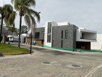 ESTRENA CASA EN  ESQUINA EN LOMAS 2  !!!!