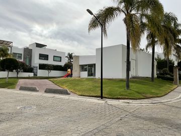 ESTRENA CASA EN  ESQUINA EN LOMAS 2  !!!!