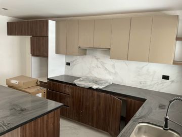 ESTRENA CASA EN  ESQUINA EN LOMAS 2  !!!!