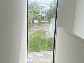 ESTRENA CASA EN  ESQUINA EN LOMAS 2  !!!!