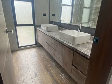 ESTRENA CASA EN  ESQUINA EN LOMAS 2  !!!!