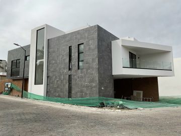 ESTRENA CASA EN  ESQUINA EN LOMAS 2  !!!!