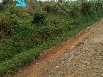 Tanah murah pinggir jalan dekat objek wisata taman batu Purwakarta