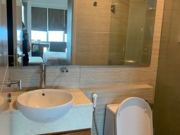 La riz mansion , pakuwon mall Ada balkon