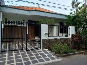 Rumah kantor Jln JEMURSARI Hdp Barat Laut ada AC & water heater, Strategis