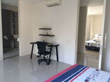 Rumah Mewah Crystal Golf Citraland Surabaya