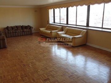 Departamento en Venta en Presidente Riesco / Club de Golf Los Leones