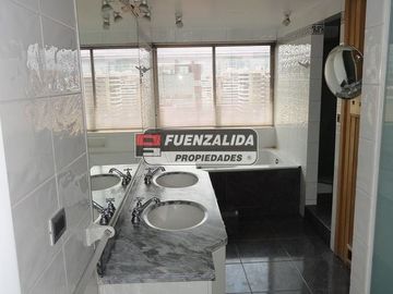 Departamento en Venta en Presidente Riesco / Club de Golf Los Leones