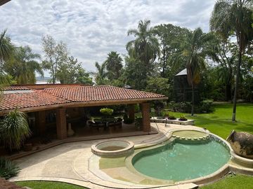 Casa Estilo Cuernavaca, Al Sur de La Ciudad, a 5 Min, del Zocalo de Jiutepec!