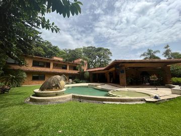 Casa Estilo Cuernavaca, Al Sur de La Ciudad, a 5 Min, del Zocalo de Jiutepec!