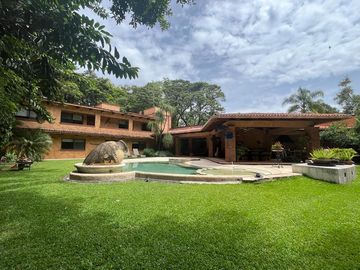 Casa Estilo Cuernavaca, Al Sur de La Ciudad, a 5 Min, del Zocalo de Jiutepec!