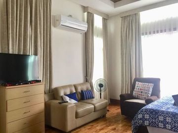 Three Bedroom Modern House for Sale in Hensonville Angeles City Near Clark