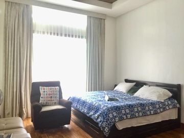 Three Bedroom Modern House for Sale in Hensonville Angeles City Near Clark