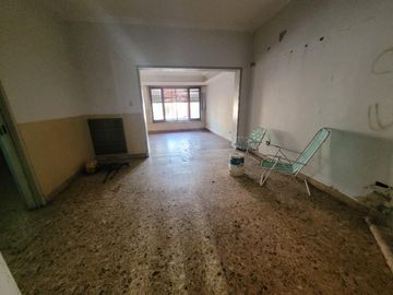 Casa Fondo en venta en Lanus Oeste