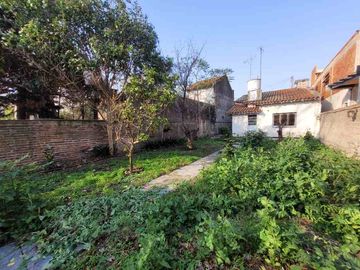 Casa Fondo en venta en Lanus Oeste
