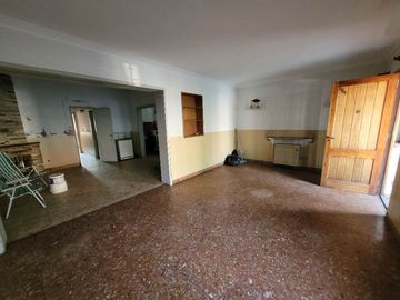 Casa Fondo en venta en Lanus Oeste