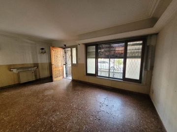 Casa Fondo en venta en Lanus Oeste