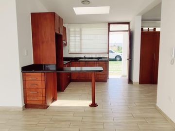 INVERTA EN UNA  HERMOSA QUINTA EN TUMBACO CERCA A LA RUTA VIVA