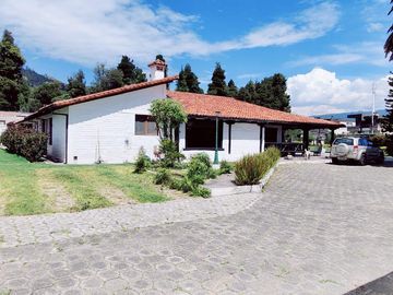 INVERTA EN UNA  HERMOSA QUINTA EN TUMBACO CERCA A LA RUTA VIVA