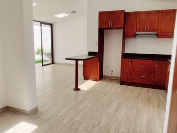 INVERTA EN UNA  HERMOSA QUINTA EN TUMBACO CERCA A LA RUTA VIVA