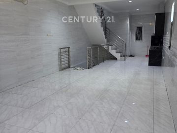 Dijual Ruko Baru Renovasi 3 Lantai Di Pejuang, Bekasi
