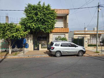 Casa para 2 Familias en venta en Ramos Mejia Sur