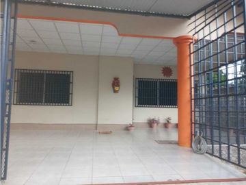 VENDO CASA DE SEGUNDA EN OPTIMAS CONDICIONES ALGARROBOS