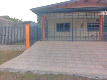 VENDO CASA DE SEGUNDA EN OPTIMAS CONDICIONES ALGARROBOS