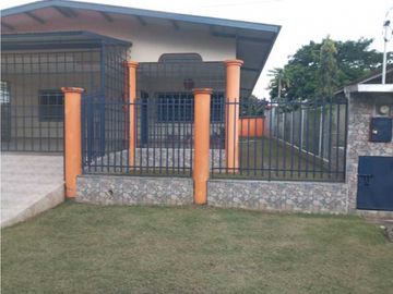 VENDO CASA DE SEGUNDA EN OPTIMAS CONDICIONES ALGARROBOS