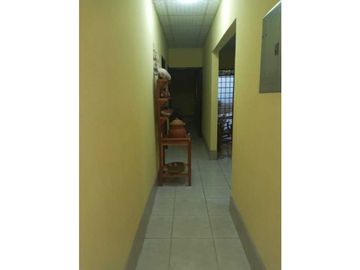 VENDO CASA DE SEGUNDA EN OPTIMAS CONDICIONES ALGARROBOS