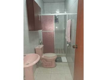 VENDO CASA DE SEGUNDA EN OPTIMAS CONDICIONES ALGARROBOS