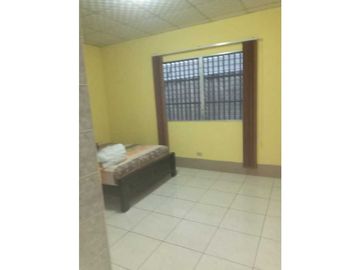 VENDO CASA DE SEGUNDA EN OPTIMAS CONDICIONES ALGARROBOS