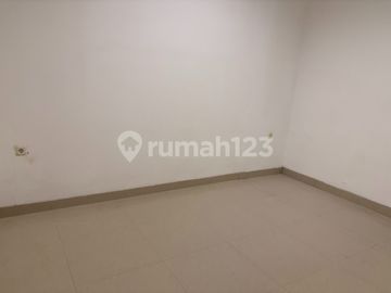 Disewakan Rumah Bagus 3 Lantai Pd. Pucung, Kec Pd. Aren, Kota Tangerang Selatan