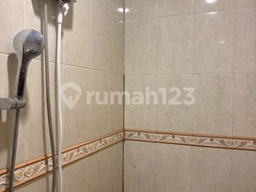 Disewakan Rumah Bagus 3 Lantai Pd. Pucung, Kec Pd. Aren, Kota Tangerang Selatan