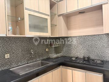 Disewakan Rumah Bagus 3 Lantai Pd. Pucung, Kec Pd. Aren, Kota Tangerang Selatan