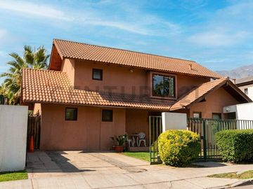 Se vende casa Peñalolen, Condominio Casagrande
