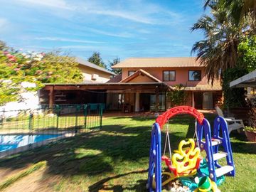 Se vende casa Peñalolen, Condominio Casagrande