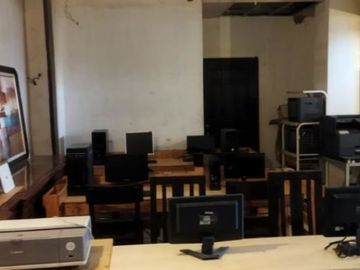For Sale: Residential/Commercial Building Near Tandang Sora cor Visayas Avenue