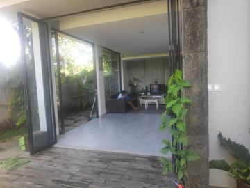 VILLA TERBAIK DI UBUD BALI AKSES JALAN LEBAR DEKAT PUSAT CENTRAL UBUD