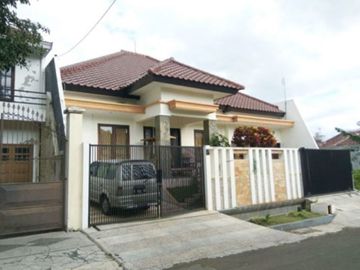 Rumah Bagus Luas 300 di Bukit Dieng kota Malang