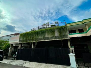 Dijual Rumah Full Furnish Taman Modern Lingkungan Nyaman